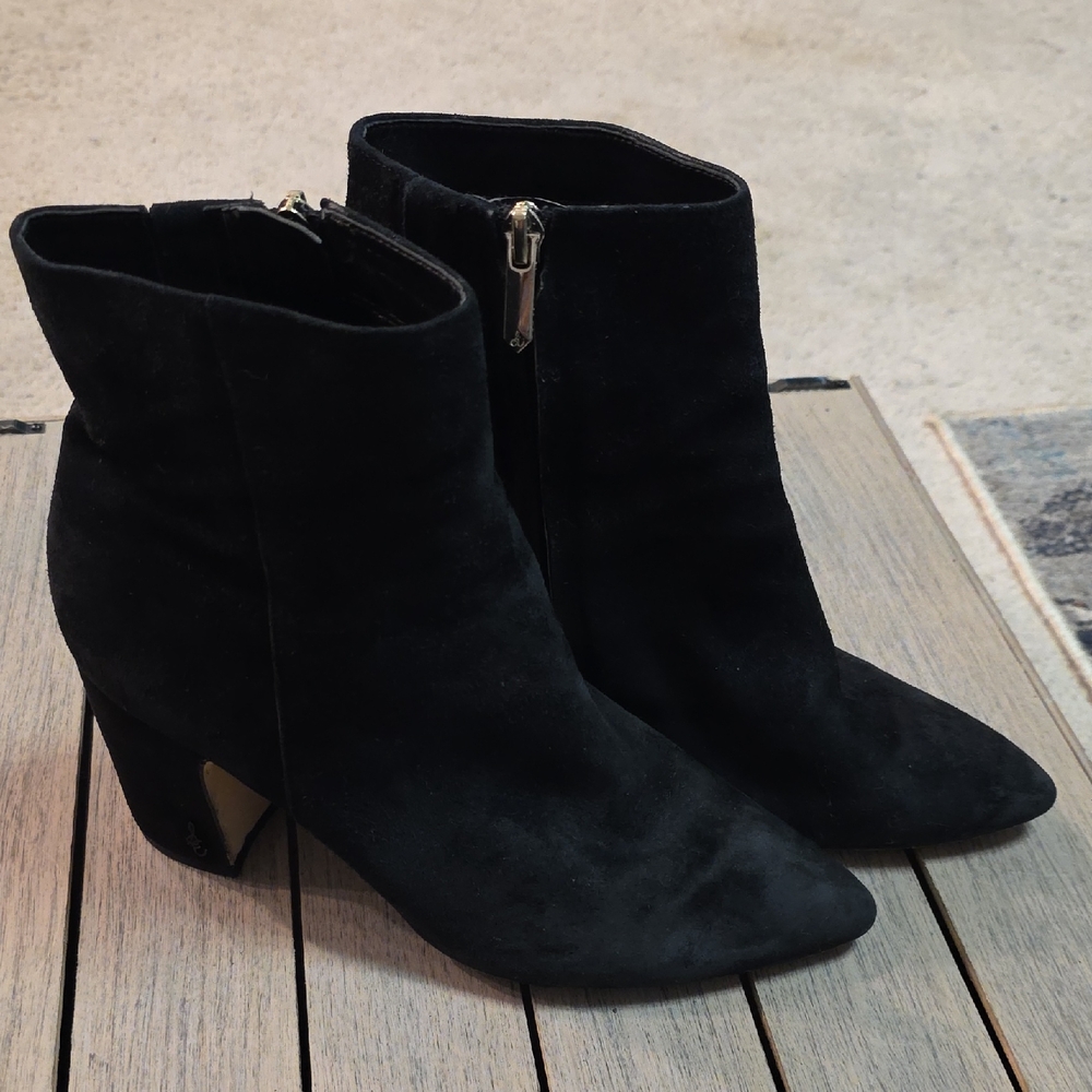 Sam Edelman Signature Collection Donna Black Suede Ankle Bootie, Size 8